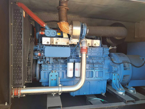 集宁燃油消耗率与进气温度的具体关系是什么？